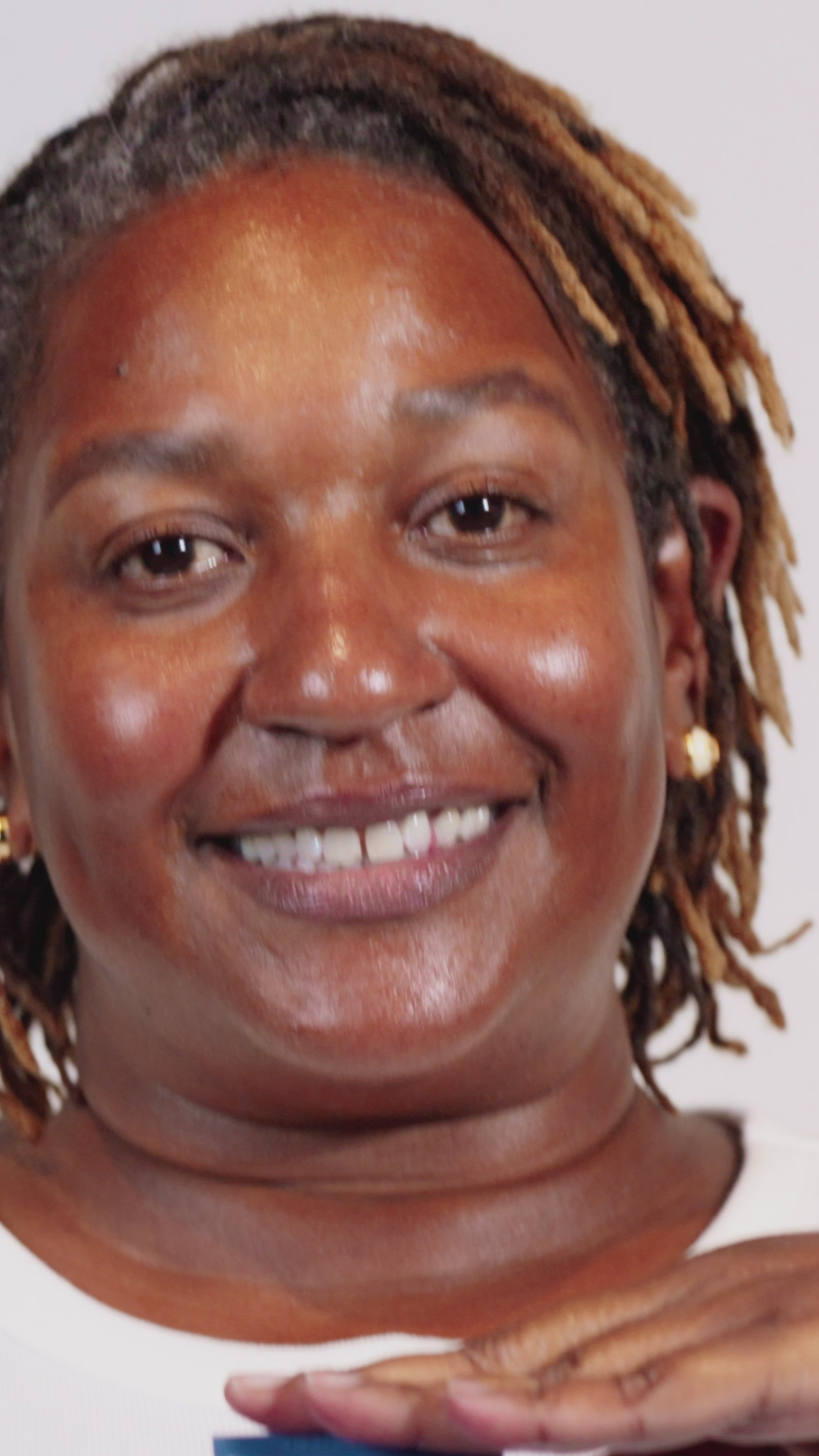 Weightless Protection SPF Video